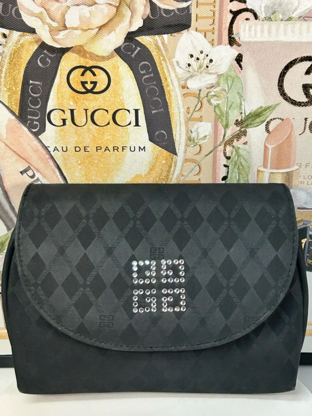 Givenchy Signature Nylon Cosmetic Bag with Mirror ✨🤩🖤